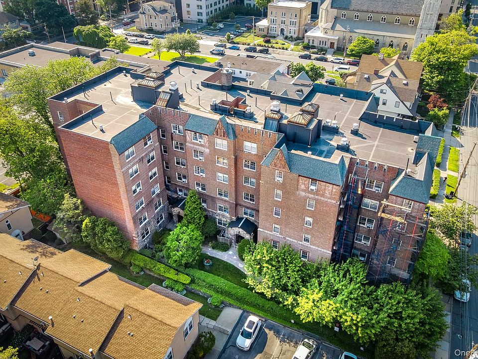 1st image of 151 Centre Avenue #5C