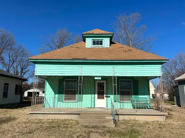 1011 E 8th St, Wellington, KS 67152