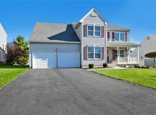 29 Grist Mill Ln, Easton, PA 18045