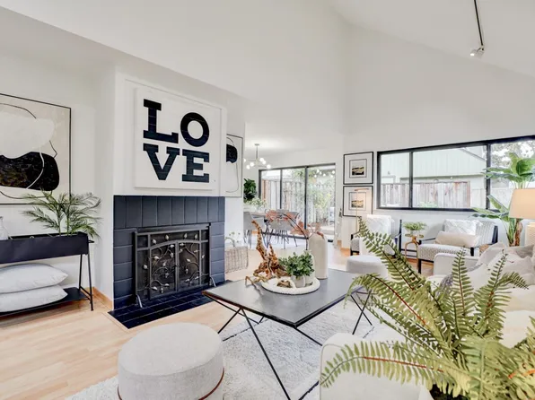 670 San Antonio Rd APT 20, Palo Alto, CA 94306