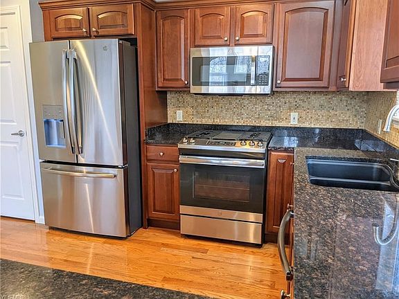4th image of 5991 N Arden Dr