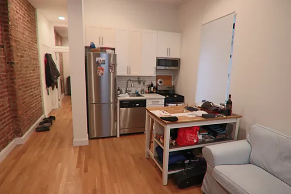 Rented by PMG Real Estate  | media 23