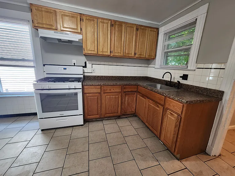 37 Arthur St #3737 — Photo 3