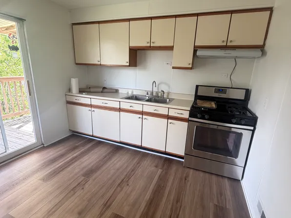 (undisclosed Address), Waukegan, IL 60085
