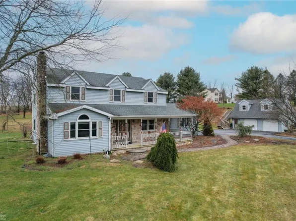 4522 Maple Dr, Walnutport, PA 18088