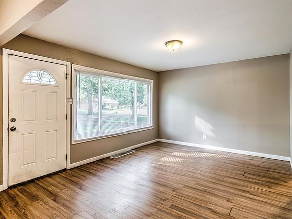 5th image of 820 Saint Brendan Ln