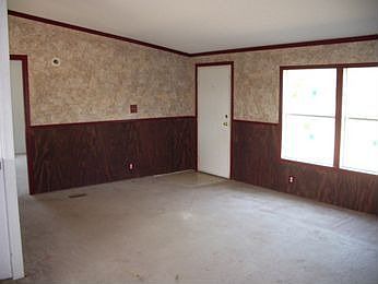 3rd image of 2605 Creekview Dr
