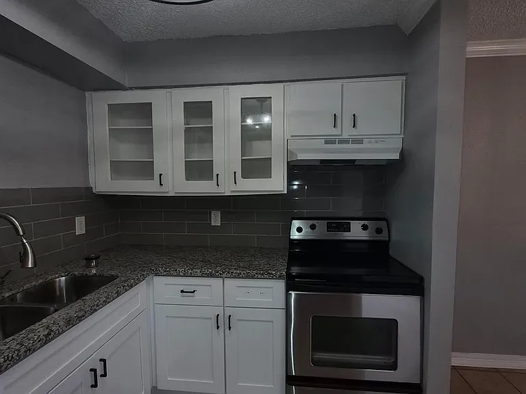 738 Coolwood Dr #B — Photo 7