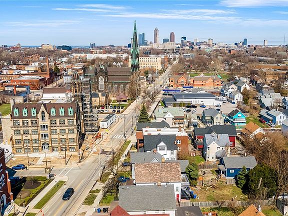 4th image of 3161 Scranton Rd