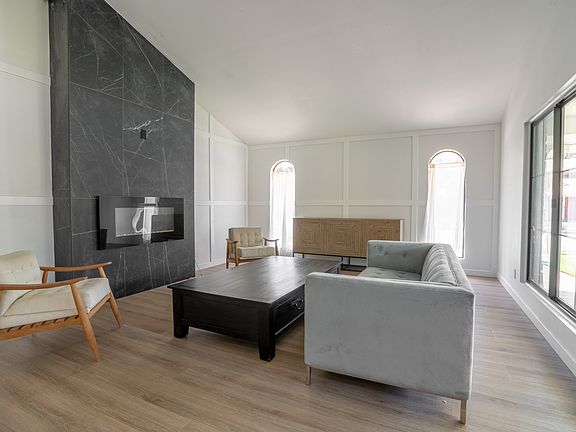 3rd image of 2039 Bridgegate Ct