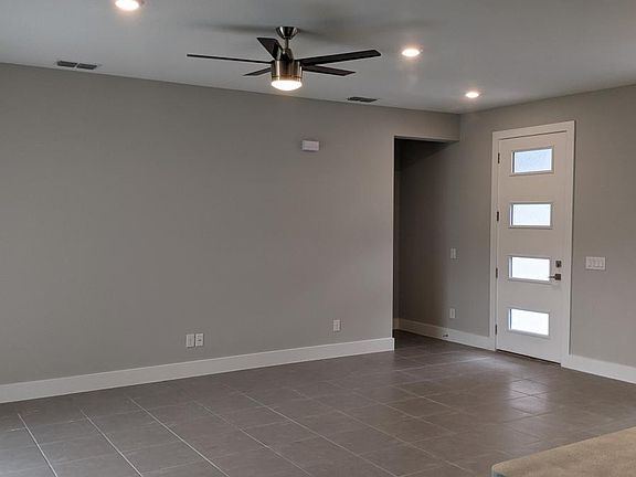 4th image of 457 Athabasca Ct