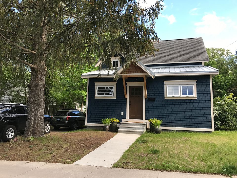 1st image of 723 7th St