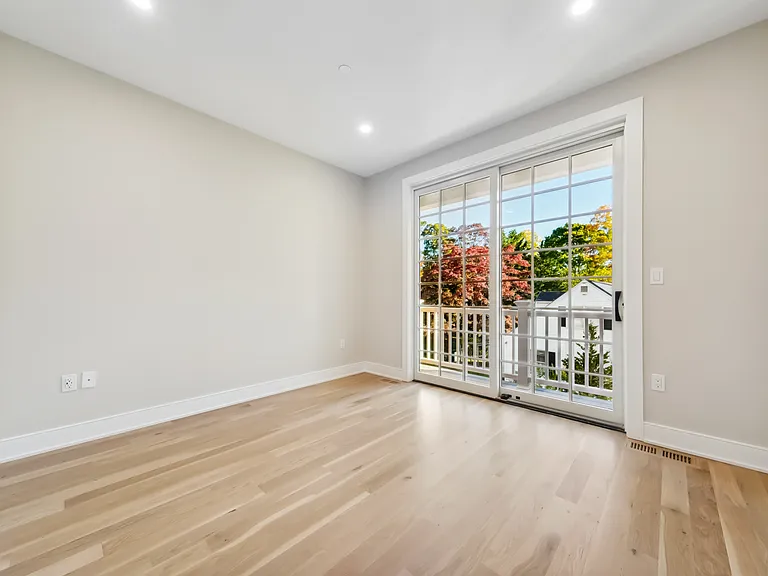 8 Husted Ln #1D — Photo 10
