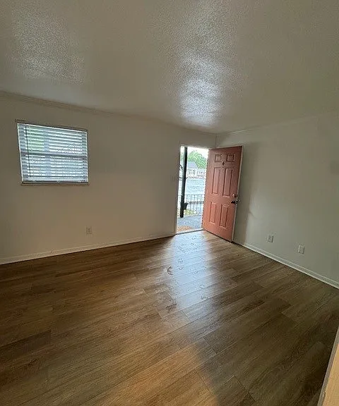 4700 Upchurch Rd #9 — Photo 2