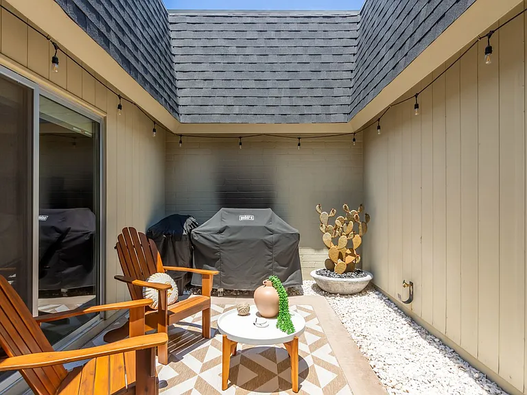 3160 E Hazelwood St — Photo 19