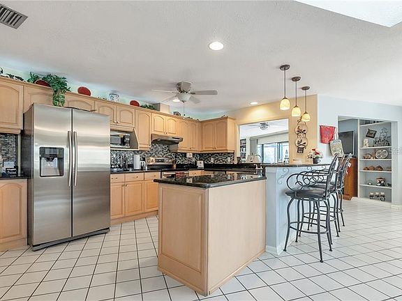 4th image of 403 Blackhawk Cir