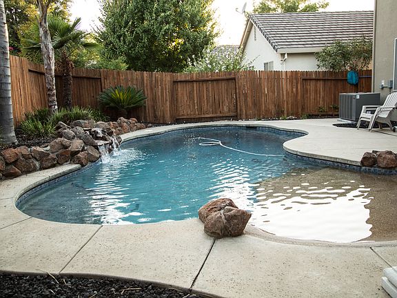 4th image of 9097 Pinto Canyon Way