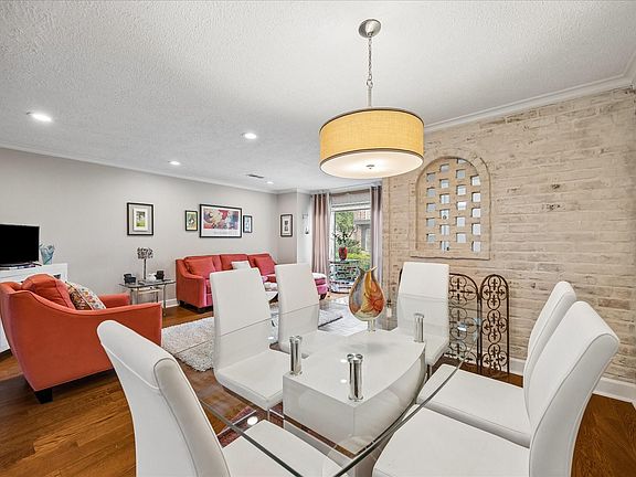2nd image of 413 N Post Oak Ln #413
