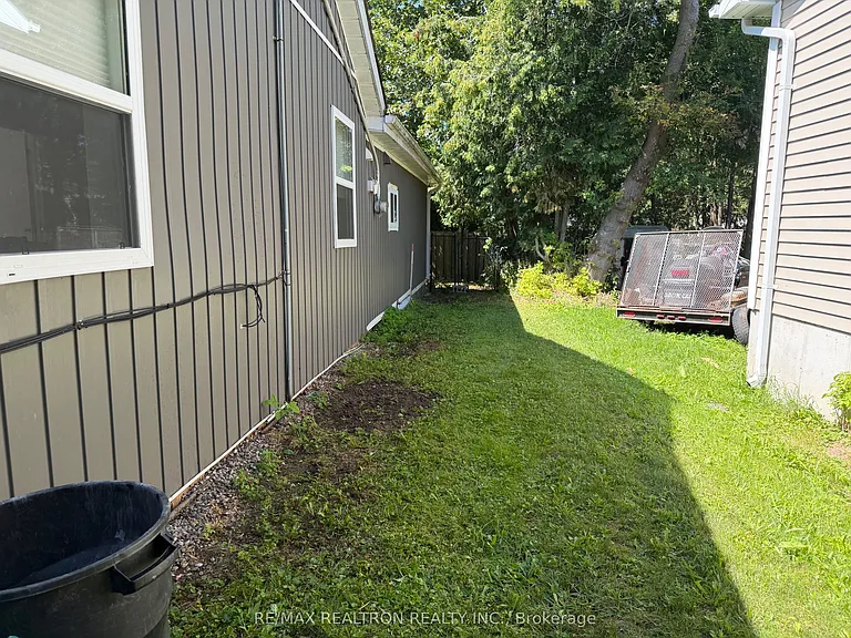 782 Churchill Ln — Photo 32