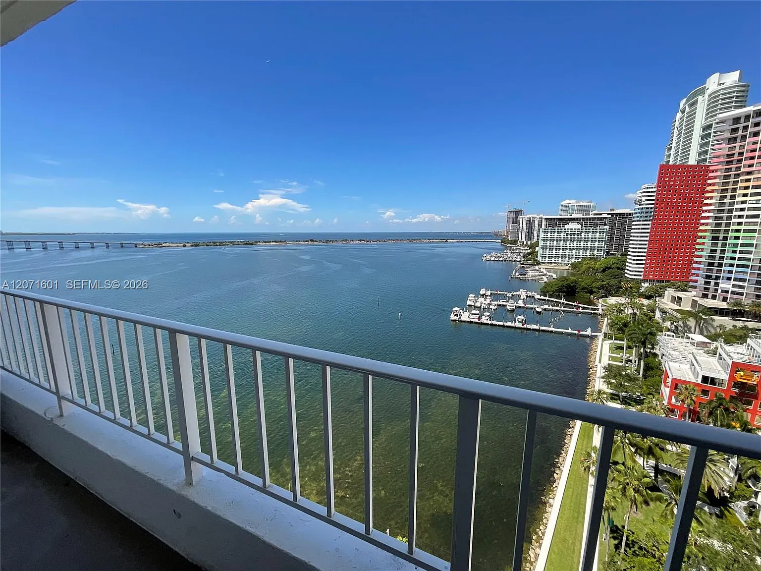 Brickell Harbour Condo — Photo 2
