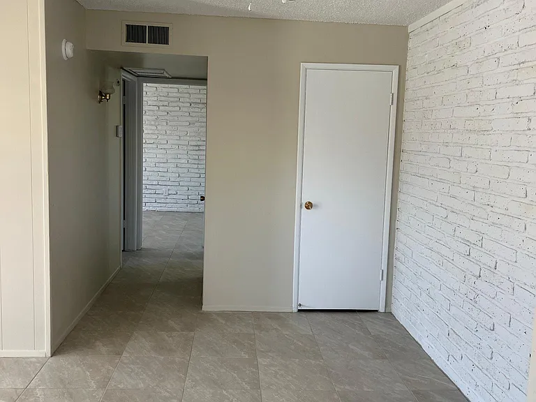 3509 S Avenue A #12 — Photo 6