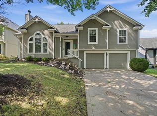 22010 W 51st Ct, Shawnee, KS 66226