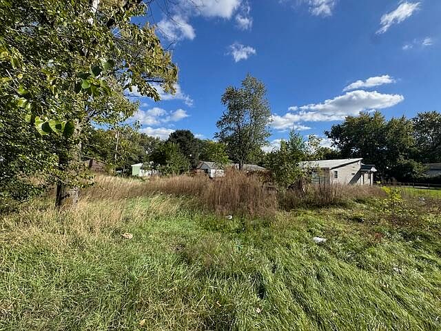 2nd image of 2345 Burr St