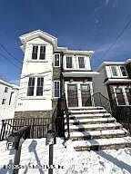 2nd image of 581 W Caswell Ave