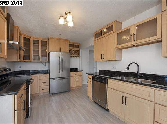 5th image of 454 Wesley Ave