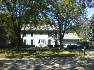 725 Heathermoor Ln, Perrysburg, OH 43551