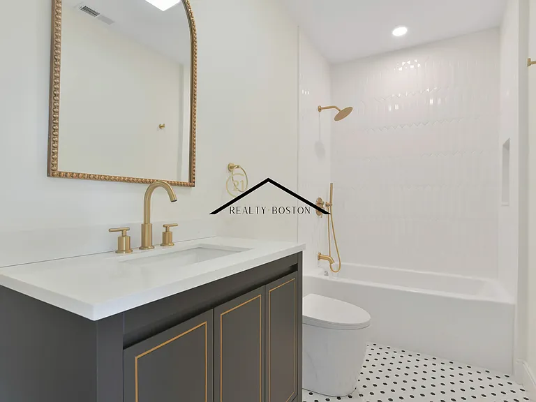 219 Paris St #4 — Photo 12