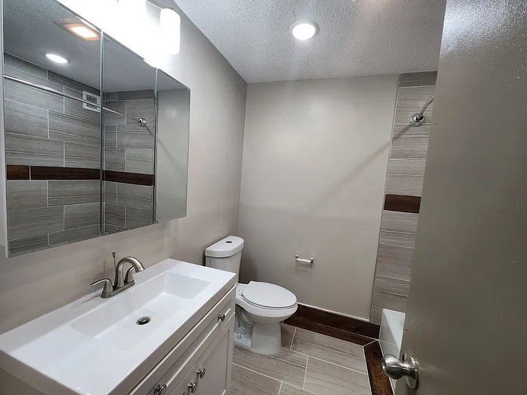 352 Schraffts Dr — Photo 8