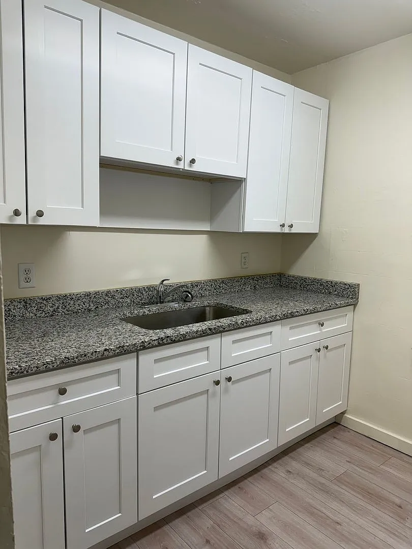 1035 South 17th Street Apartments — Photo 2