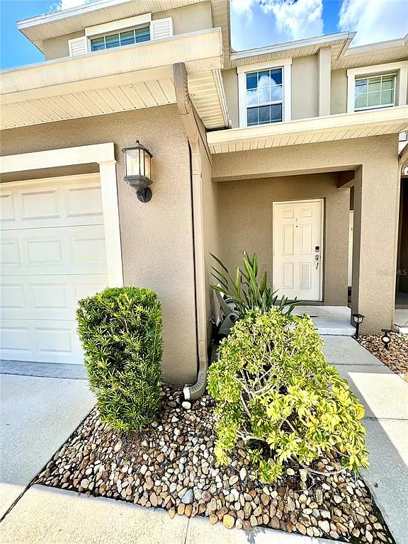 4 bed, 3.5 bath, 2031 sqft, $2,600 — Photo 4