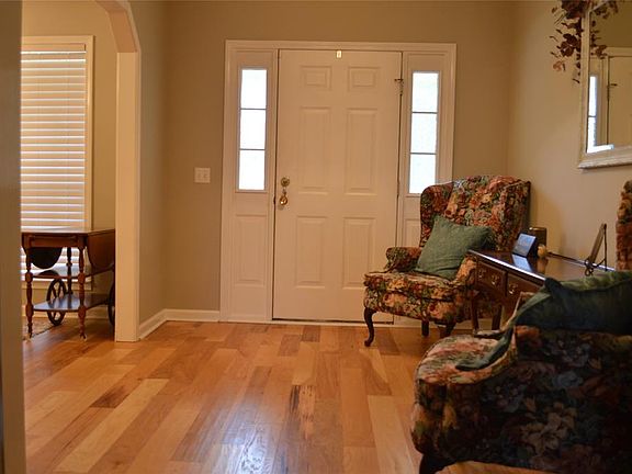5th image of 213 W Kingswood Dr