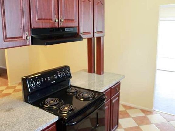 4th image of 7446 Betty St