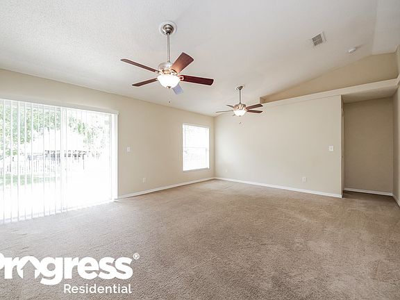 3rd image of 12012 Woodglen Cir