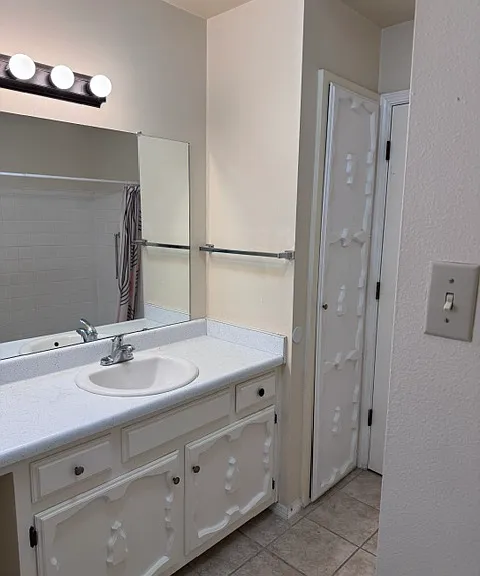 Full bath storage