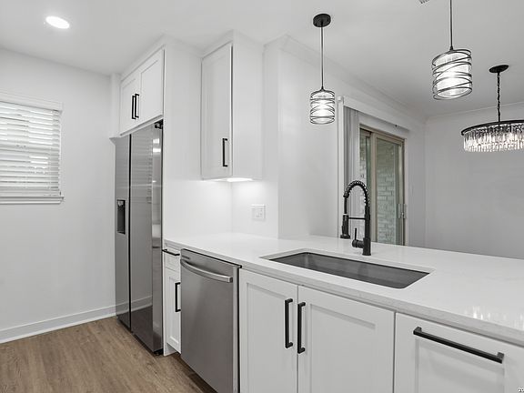 3rd image of 2718 Old Field Dr #803