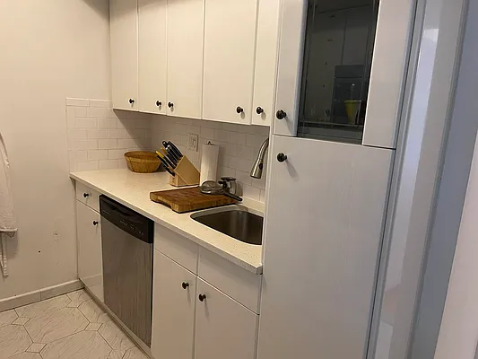 Rented by Buchbinder & Warren | media 11