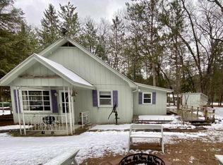 N8521 Bluebird Ln, Crivitz, WI 54114