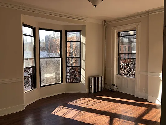 Rented by Avi Realty Manhattan | media 24