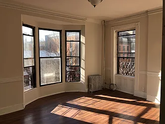 Rented by Avi Realty Manhattan
