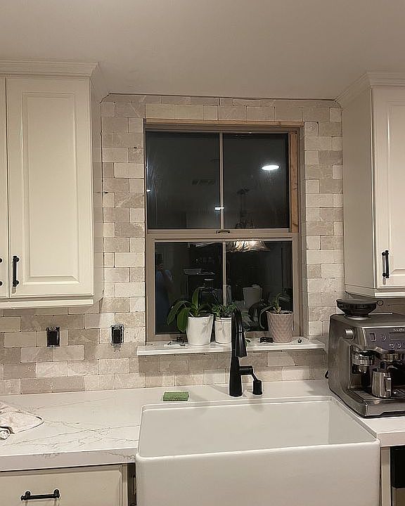 2nd image of 20433 Paseo Cresta
