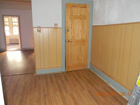 4th image of 2327 92nd St
