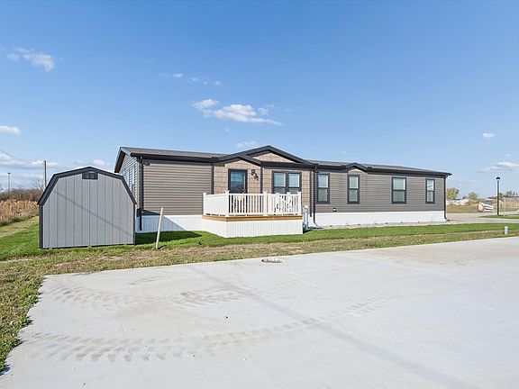 Exterior Image-1-Champion 208 Meadows of Perrysburg