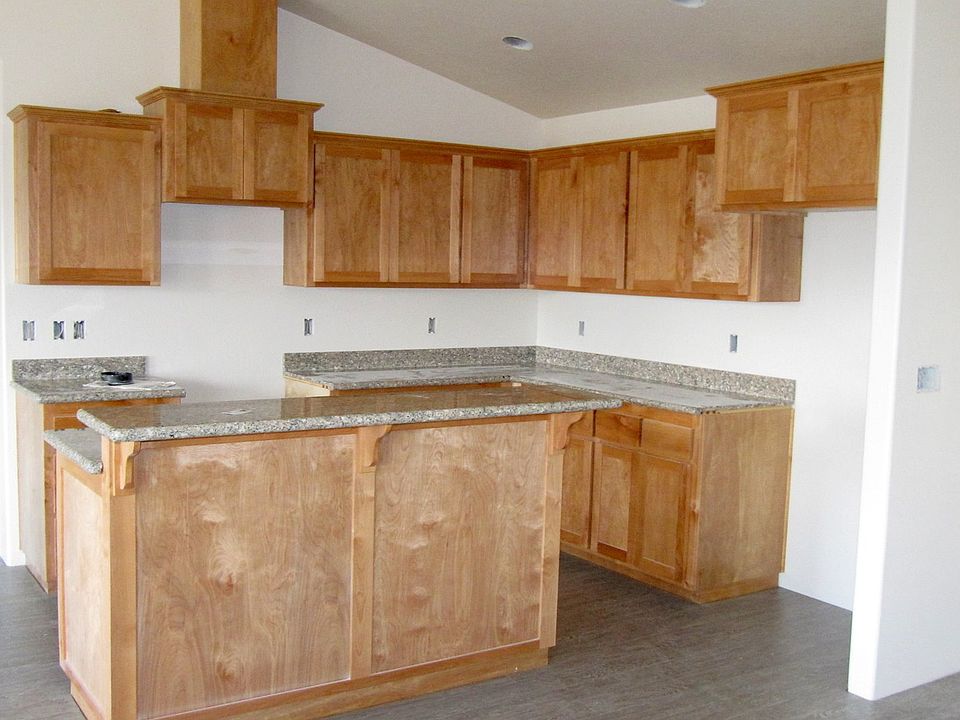 2nd image of 557 Nheights Dr