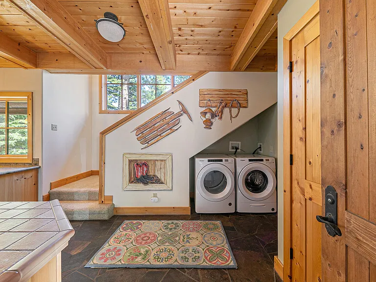 8520 Lahontan Dr — Photo 34
