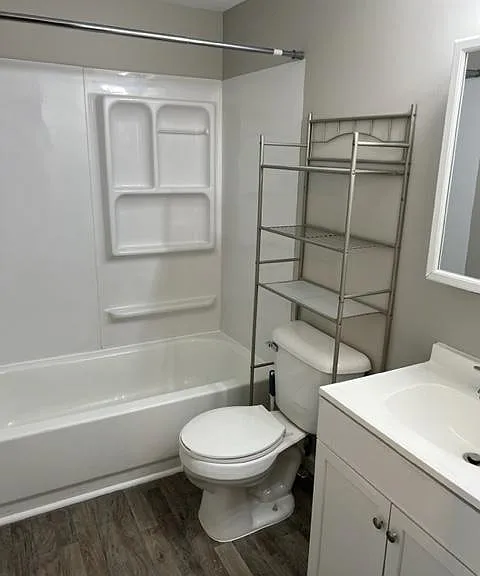 555 N Entrance Ave #2 — Photo 6
