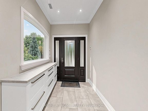 3rd image of 67 Bonnyview Dr